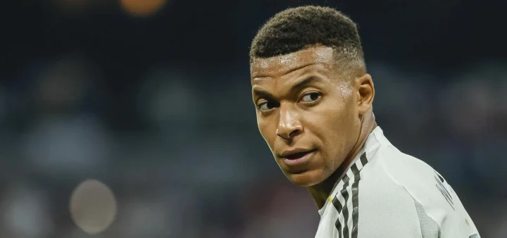 MBAPPÉ O BARCELONIE BEZ EMOCJI! „TO DOPIERO POCZĄTEK SEZONU”