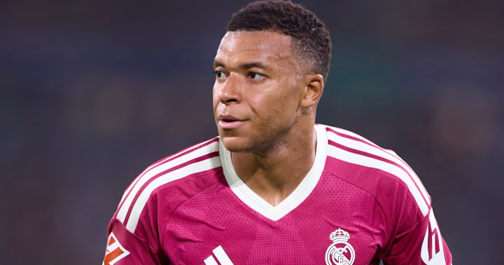 MBAPPÉ Z KOMPLETNYM WYSTĘPEM PRZECIWKO ELCHE!