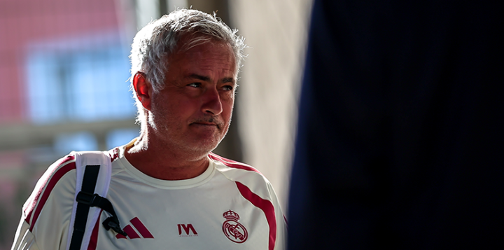 Pierwsze pęknięcia w pierwotnym planie Mourinho