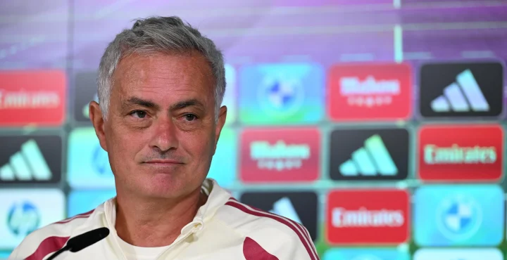 MOURINHO ŚPI W BAZIE REALU MADRYT.